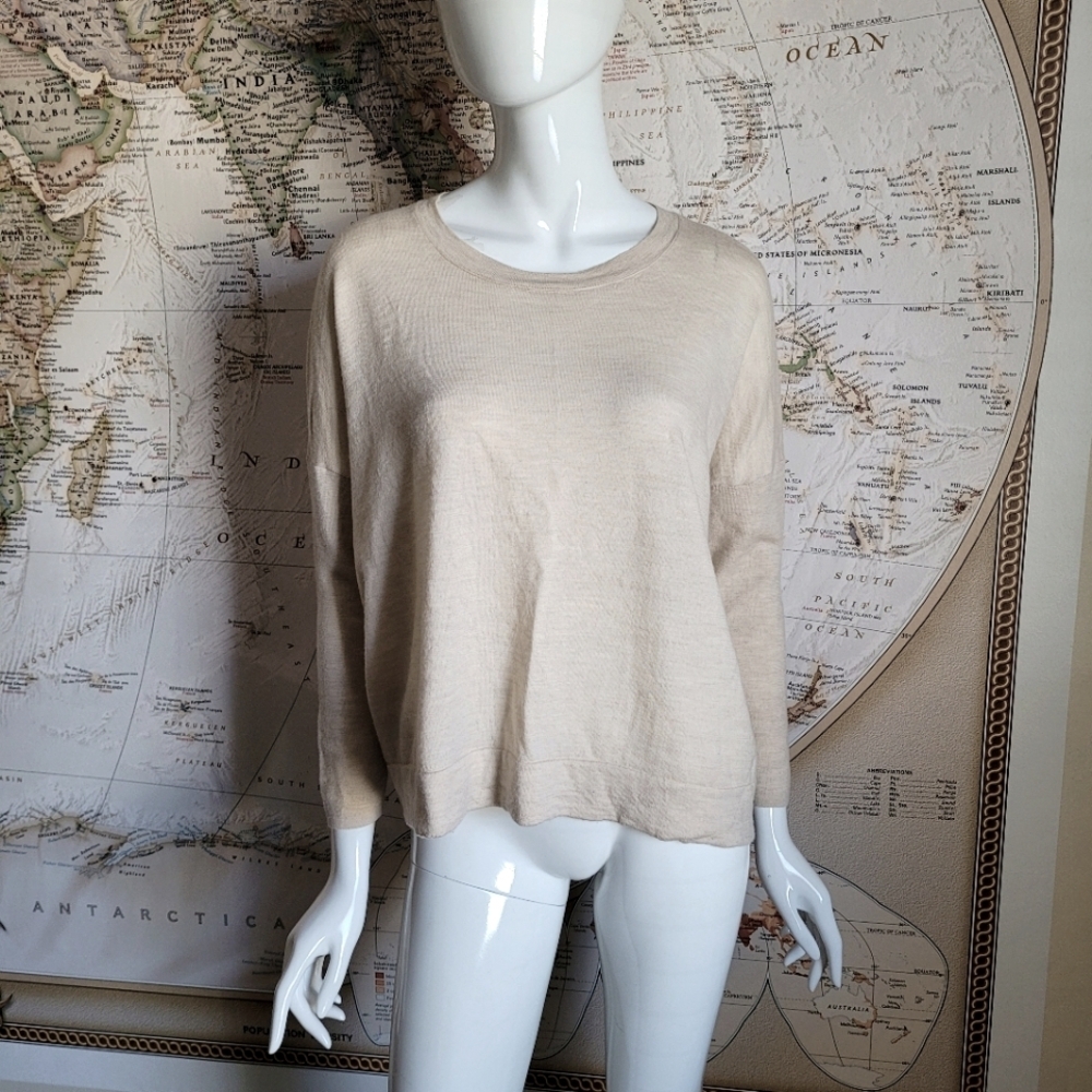 J. Crew Loose Fit Cropped Beige Crew Neck Merino Wool Sweater Minimal normcore S